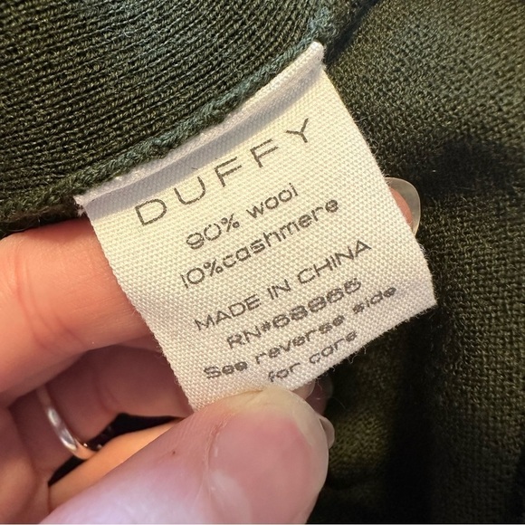 Duffy wool and cashmere green v-neck sweater - Picture 4 of 9